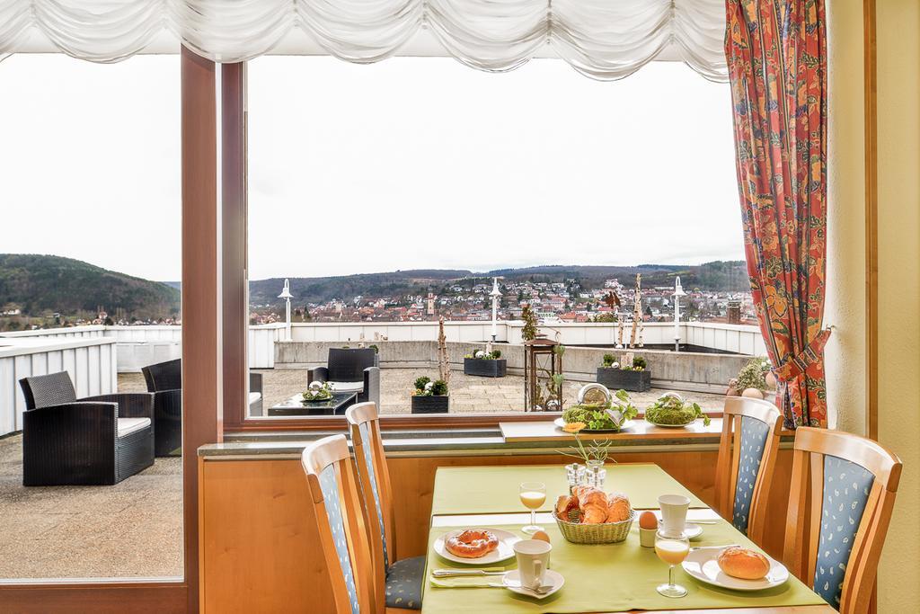Hotel Am Brenner เทาเบอร์บิชอฟส์ไฮม์ ภายนอก รูปภาพ